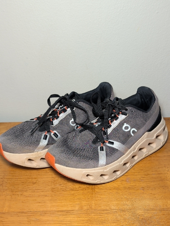 On Running Shoes - On Running Cloudeclipse Sneakers in the Fade/Sand Colorway Women's Size 8